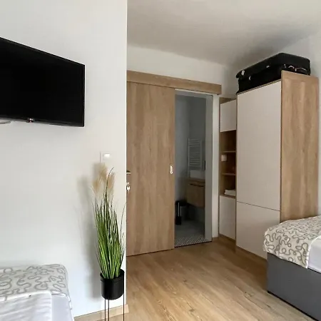 شقة D 20 Apartmanhaz Dozsa Gyoergy Utca 20 زالاجيرسيج